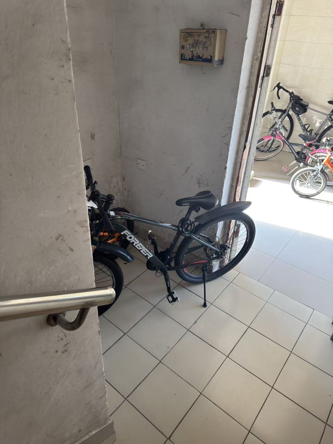 消防通道内自行车停放